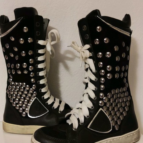 Metal look boots used, size 29, black with laces and zipper