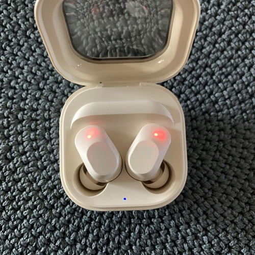 Bluetooth earbuds new, excellent condition