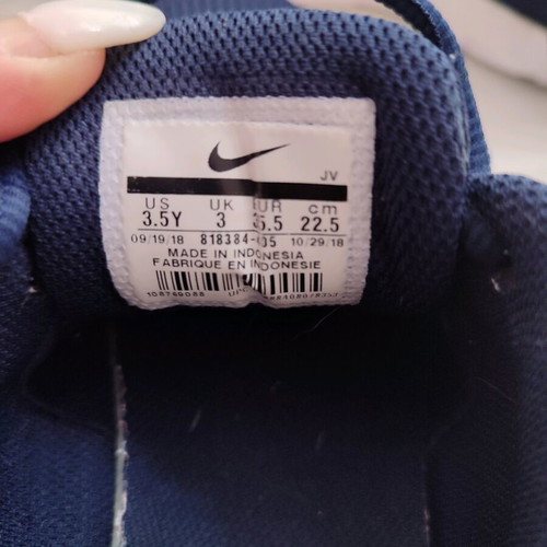 Nike athletic shoes used, pack of 3 pairs size 35.5