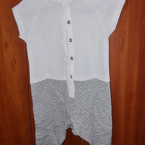 Pack of 4 baby rompers 6-9 months like new