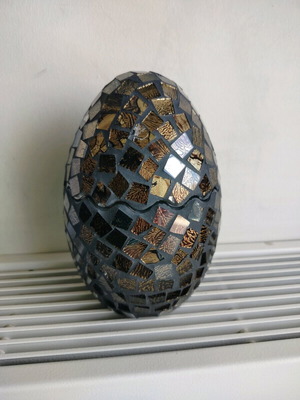Decorative egg like new, opening