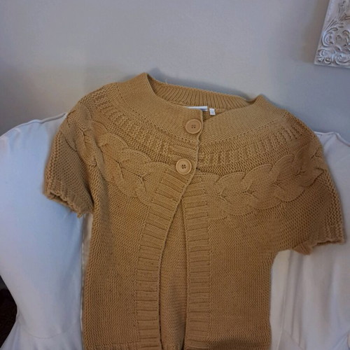 Short sleeve cardigan like new, croc color, size S