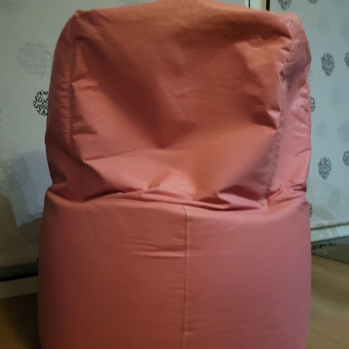 Pink bean bag chair like new