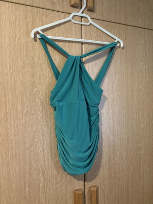 BSB green crisscross shoulder t-shirt size M like new