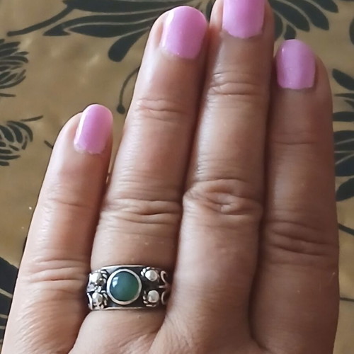 Silver 925 ring with jade stone, size 17mm like new
