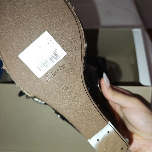 Clarks sandals size 36 like new black and beige