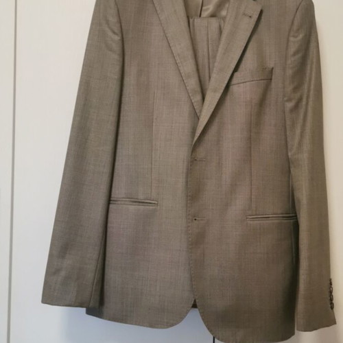 Prince Oliver men's suit size 48 like new, gray