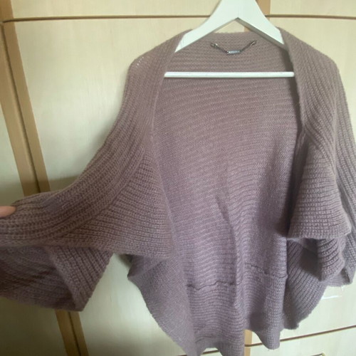 Sisley cardigan like new, purple-lilac wool with short sleeves