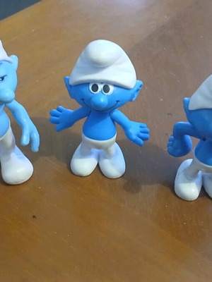 Smurfs like new, set of 3, good quality