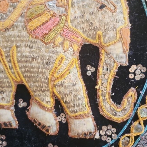 Framed artwork like new with handmade elephant from Thailand