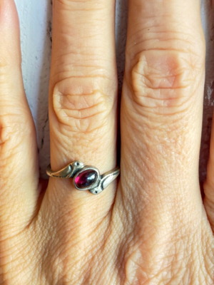 Silver ring with red semi-precious stone size 5