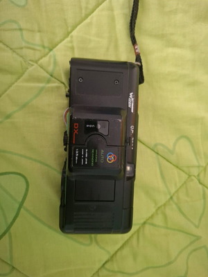 Wizen M-616 compact film camera used missing battery cover