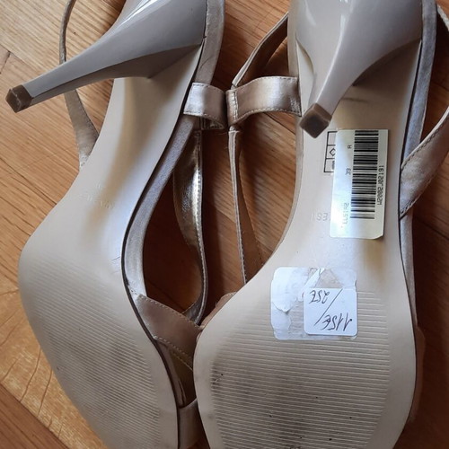 Nine West slingback sandals new, size 39, gold color