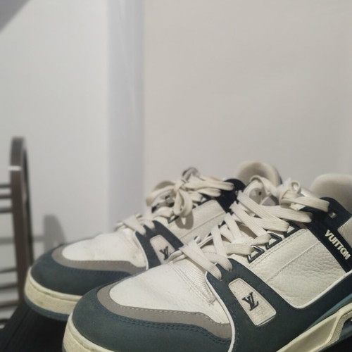 Louis Vuitton LV Trainers slightly used, white and blue, size 43