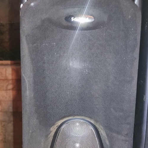 Philips floor speakers, 41.5 cm height, 21.5 cm width each