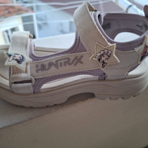 Zara K Pop Demon Hunters girls sandals like new, size 33, white and grey