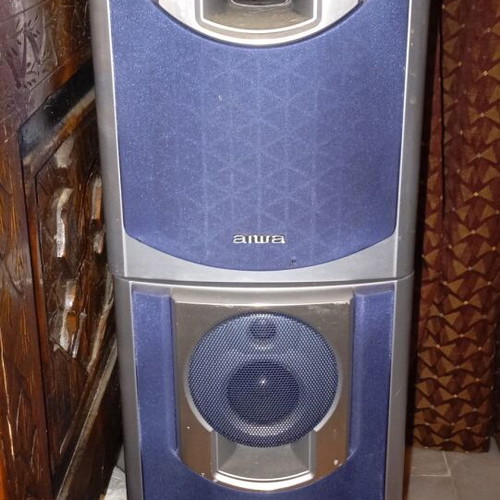 Sony stereo like new with speakers, double cassette, triple CD and radio