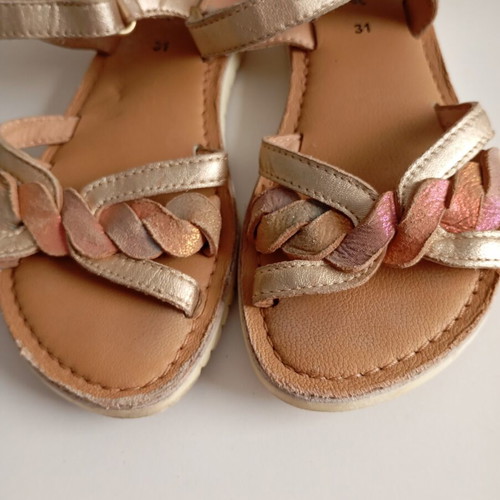 Kickers leather sandals for girls size 31 used, beige and gold