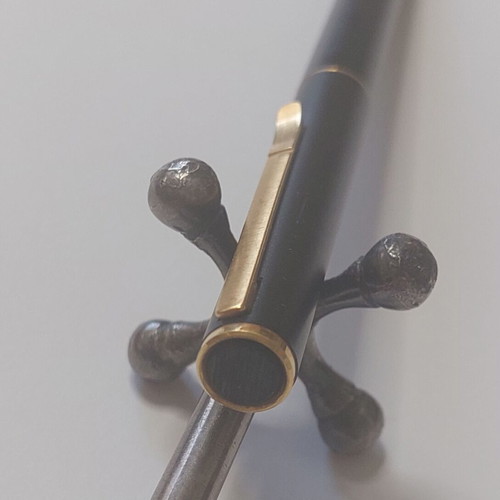 Aurora Hastil pen used