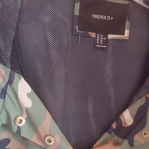 Forever 21+ Camo Windbreaker jacket plus size 3XL like new