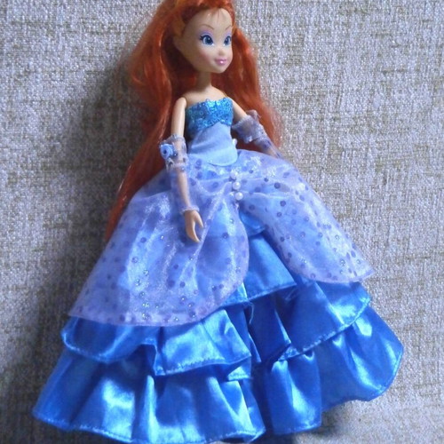 Winx Club Bloom Magical Adventure Princess doll used
