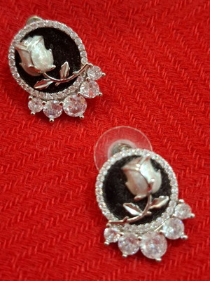 Vintage stud earrings with embossed rose and zirconia made of stainless steel like new