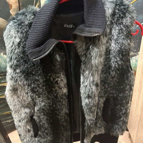 Sleeveless jacket gray like new