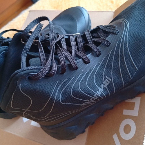 NNormal Tomir 2.0 boots like new, size 44, black