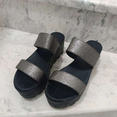 Platform sandals used, size 39, black and silver