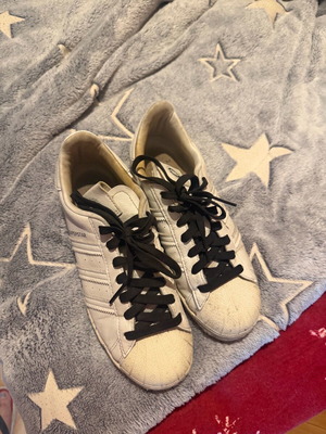 Παπούτσια Adidas αθλητικά μεταχειρισμένα, μέγεθος 40, άσπρα
