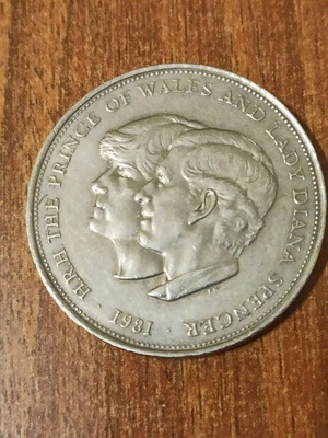 British Crown coin 1981 like new, commemorative for Charles and Lady Diana wedding
