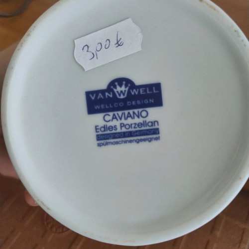Ceramic sugar bowl with lid like new