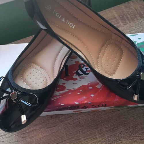 Women’s ballerina shoes patent leather new, black size 39