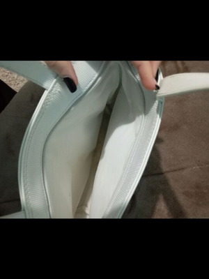 White shoulder handbag used