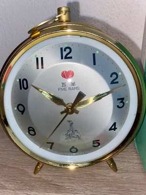 Five Rams analog table clock like new