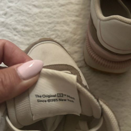 Tommy Jeans sneakers used with small cleanable mark, size 39, beige brown