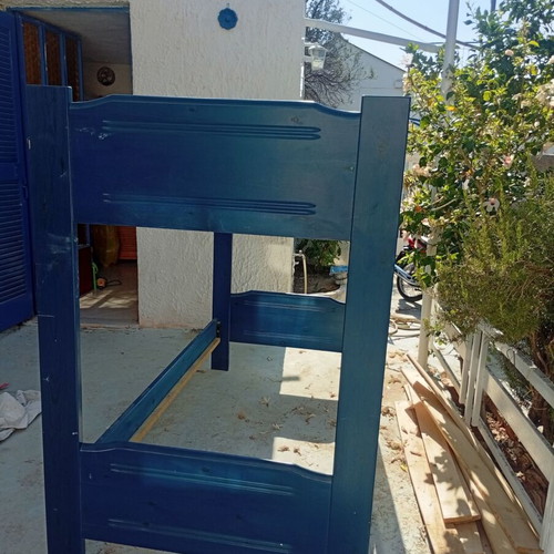 Bunk bed frame without mattresses