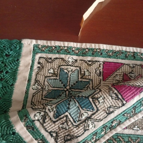 Runner central with handmade embroidery and rich fringes new