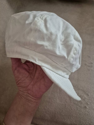 White Cotton Hat Like New