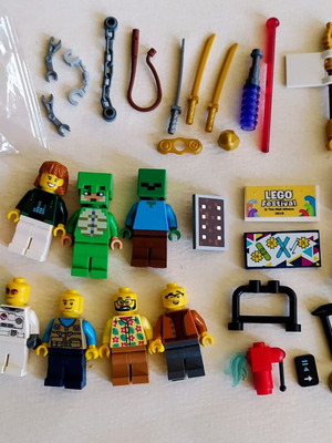 LEGO Minecraft, Spider-Man, City minifigures and accessories set