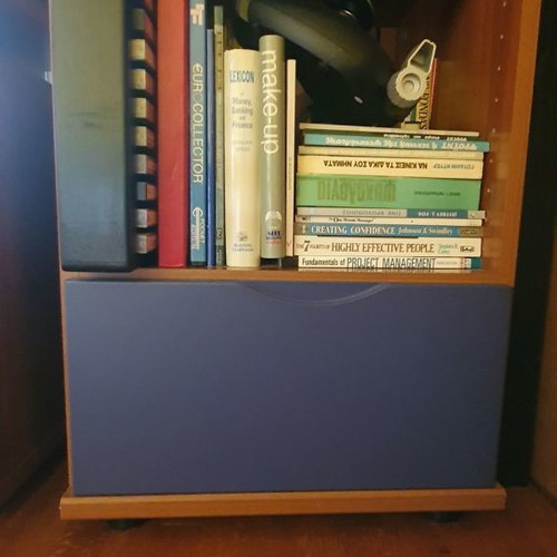 Neoset shelf with drawer used