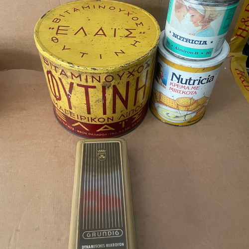 Tin boxes used, pack of 4 with weapons