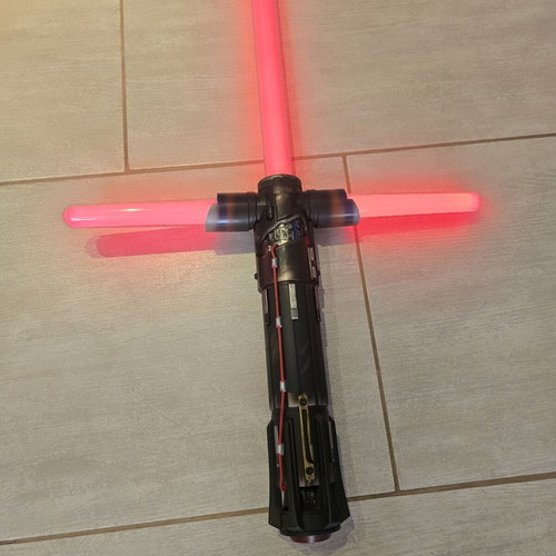 Star Wars Black Series Kylo Ren Force FX Deluxe Lightsaber like new