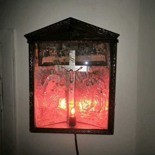 Retro iconostasis used with blue lamp, dimensions 35x25 cm