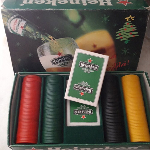 Heineken collectible poker set like new, complete with 2 decks and chips