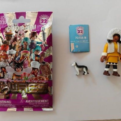 Playmobil 70735 Series 22 Eskimo with Small Husky New