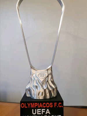 Αναμνηστικό Τρόπαιο Ολυμπιακός Νέων Youth League 2024 καινούργιο