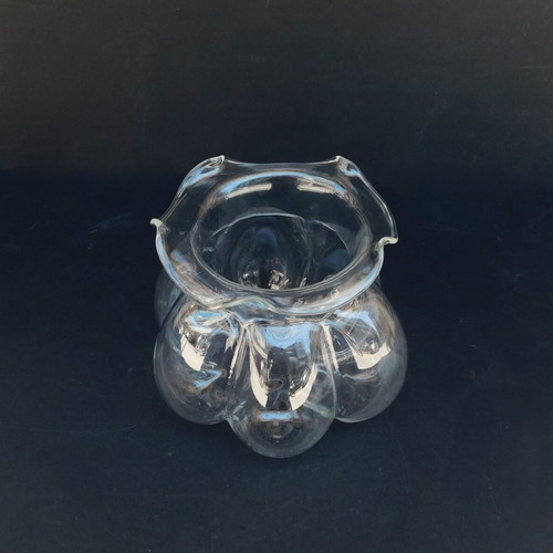 Glass vase with 19 cm height and 21 cm diameter
