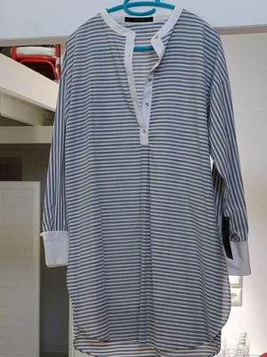 Zara shirt new, 100% cotton, white and blue