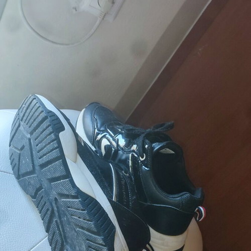 Tommy Hilfiger sneakers black like new, athletic size 39
